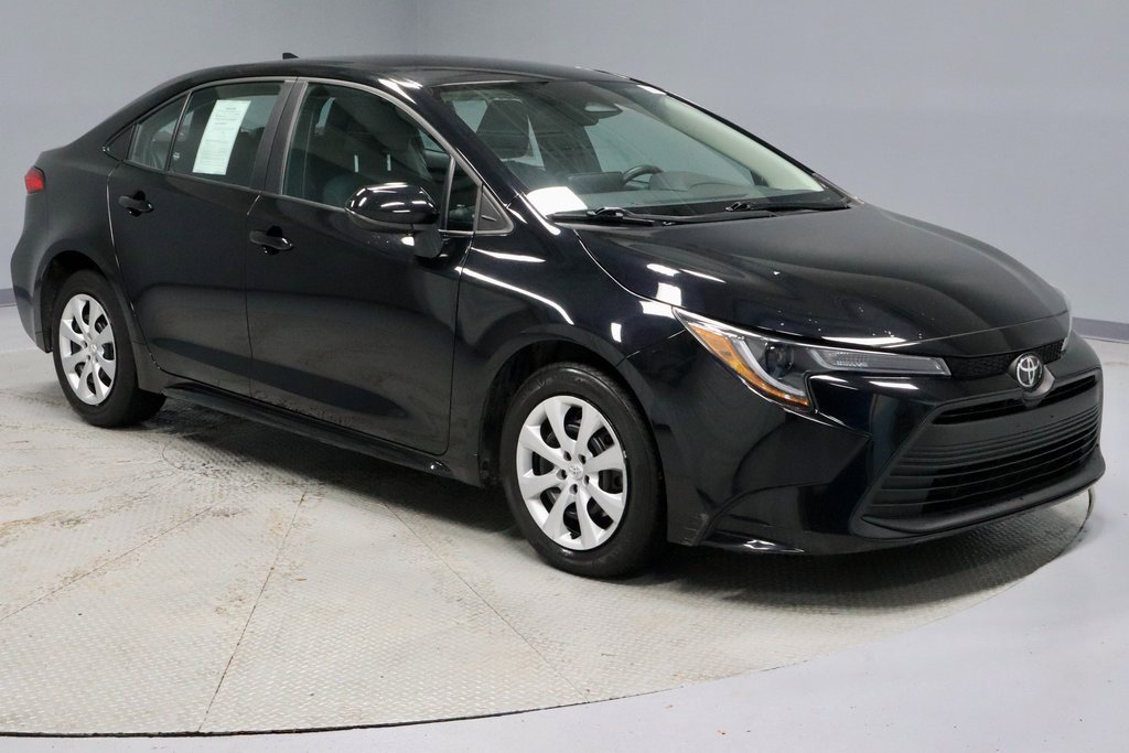 Used 2024 Toyota Corolla LE image 1