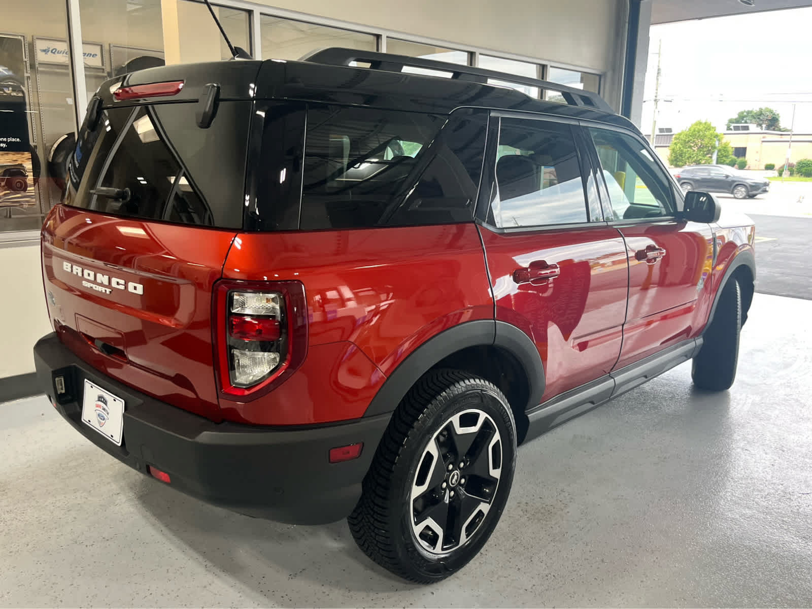Certified 2024 Ford Bronco Sport Outer Banks w/ Tech Package AWD/4WD image 9