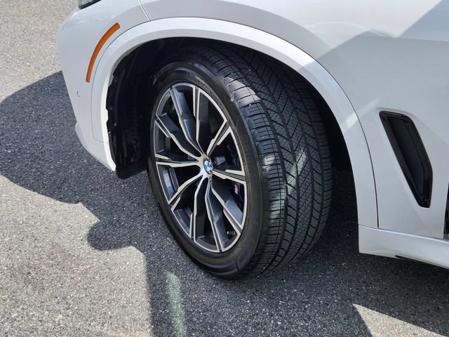Used 2019 BMW X5 xDrive50i w/ M Sport Package AWD/4WD image 37
