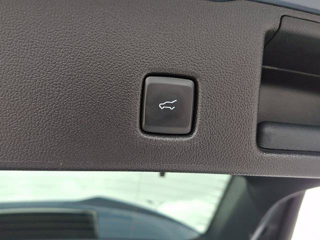 Certified 2025 Ford Escape ST-Line Select AWD/4WD image 28