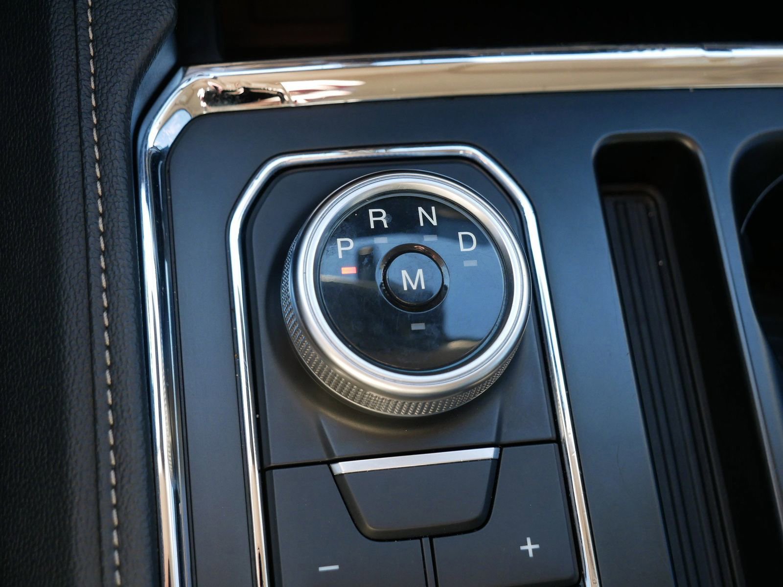 Certified 2024 Ford Expedition XLT image 25