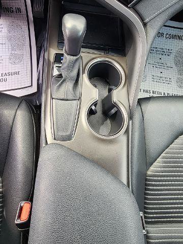 Used 2021 Toyota Camry SE FWD image 16