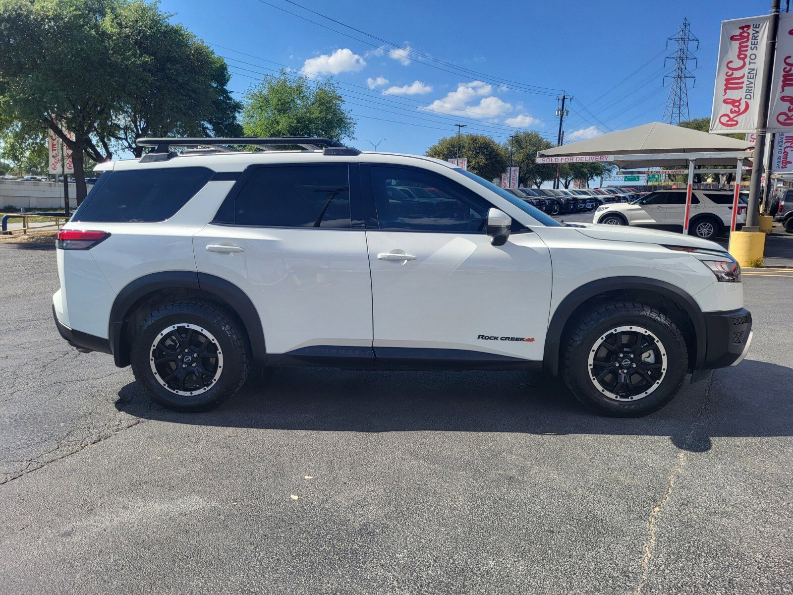 Used 2025 Nissan Pathfinder Rock Creek image 2