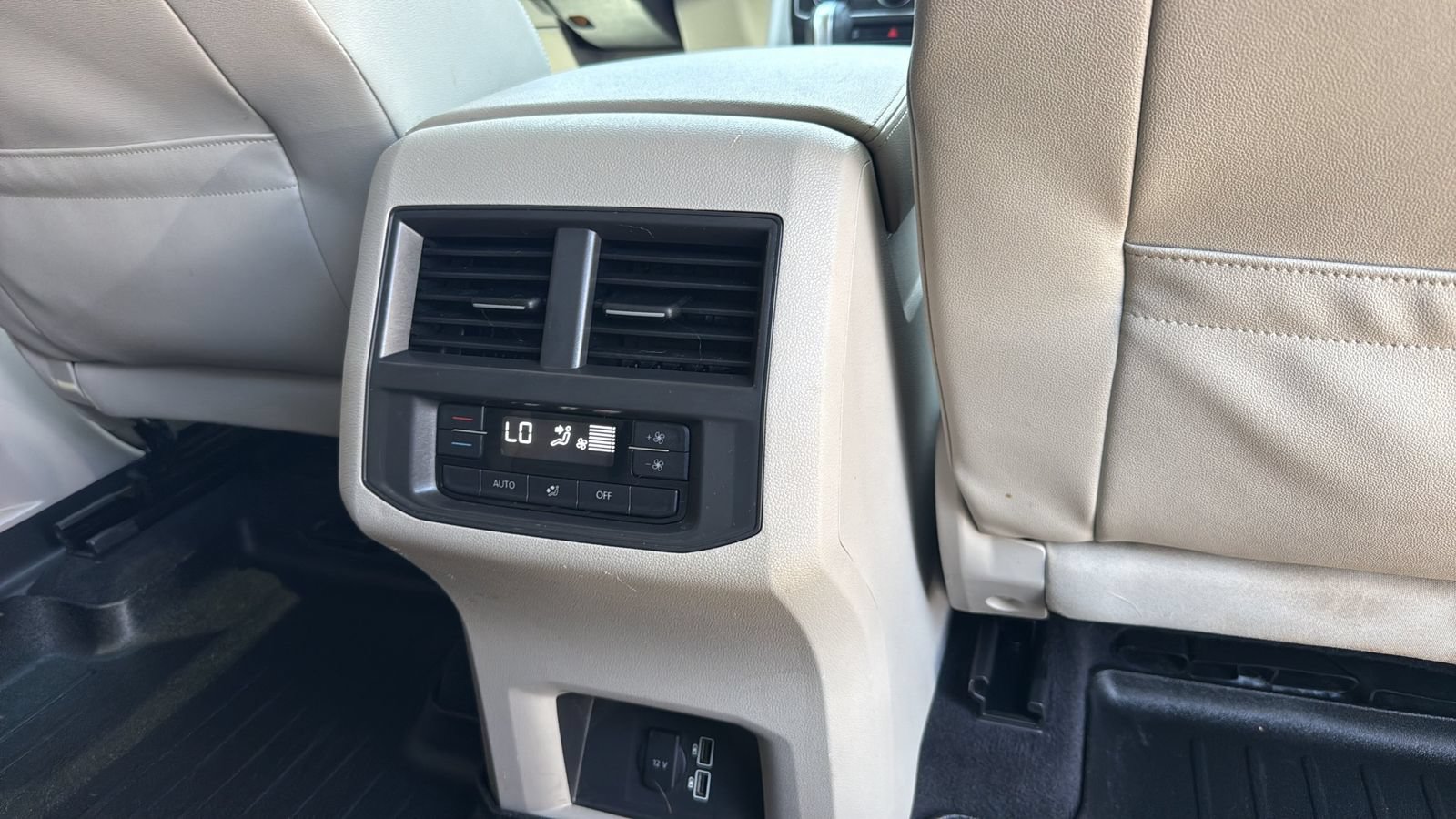Used 2020 Volkswagen Atlas SE FWD image 28