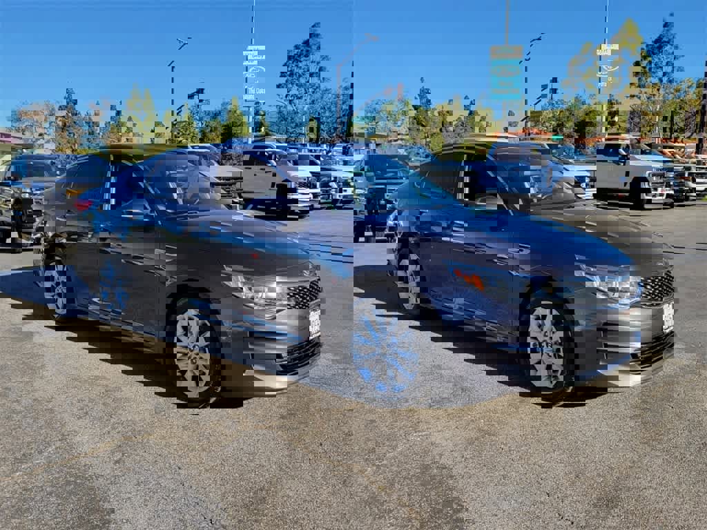 Used 2018 Kia Optima EX image 8