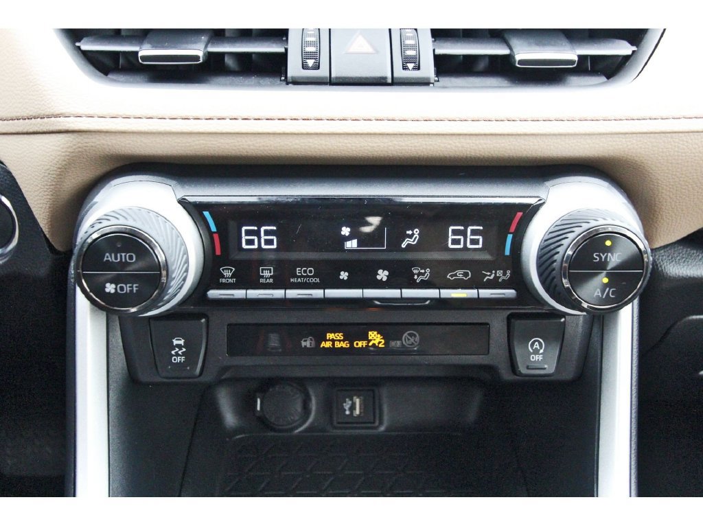 Used 2025 Toyota RAV4 XLE Premium w/ Blackout Package (GST) FWD image 27