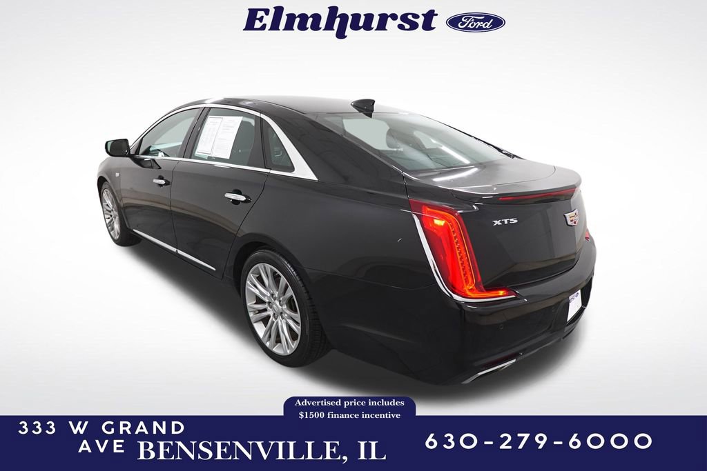 Used 2018 Cadillac XTS Luxury image 3