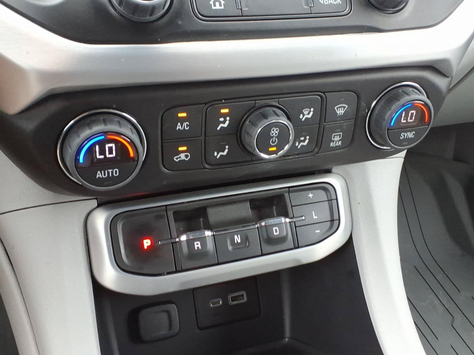 Used 2022 GMC Acadia SLE w/ Driver Convenience Package AWD/4WD image 20