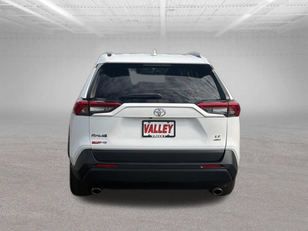 Used 2023 Toyota RAV4 XLE AWD/4WD image 11
