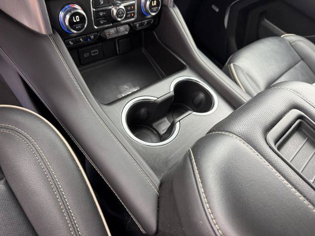 Used 2024 GMC Yukon SLT AWD/4WD image 24
