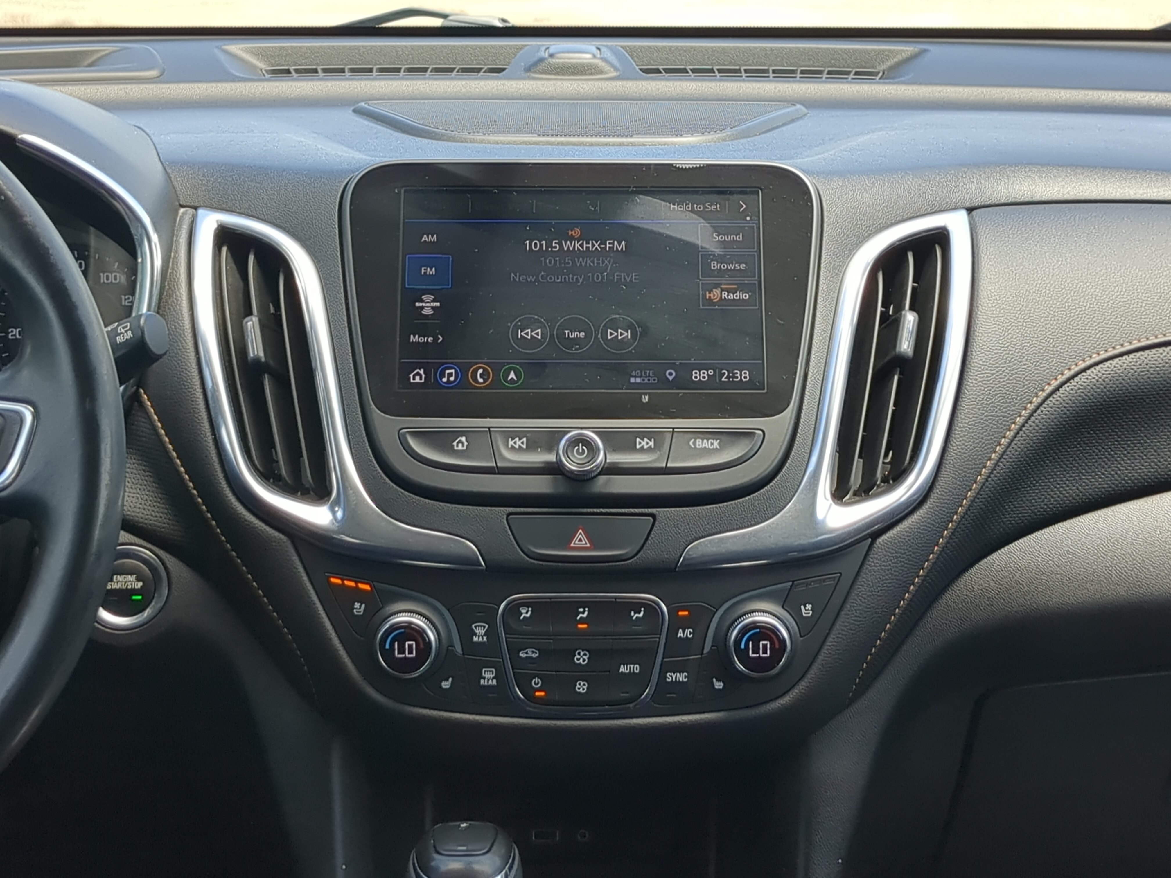 Used 2020 Chevrolet Equinox Premier FWD image 16