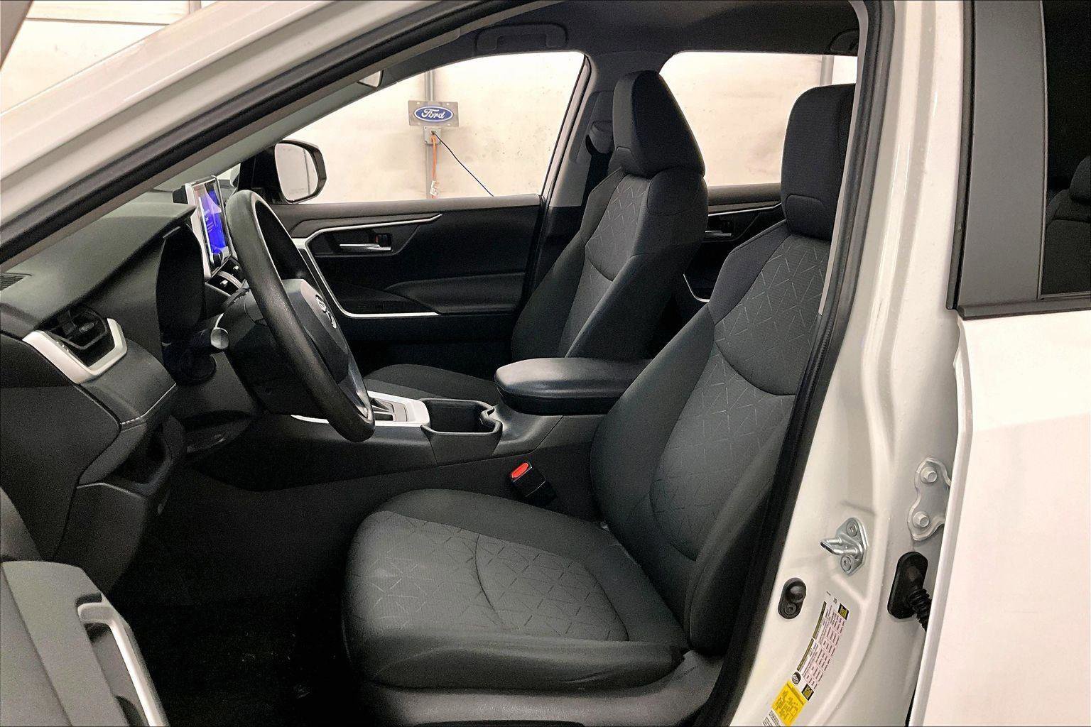 Used 2023 Toyota RAV4 XLE image 24