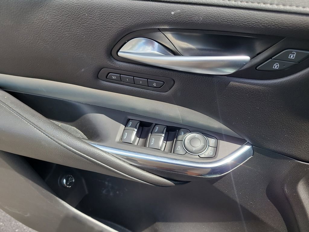 Used 2023 Cadillac XT4 Premium Luxury w/ Cold Weather Package AWD/4WD image 16