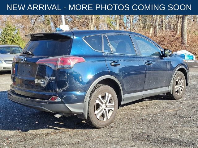 Used 2018 Toyota RAV4 LE image 7