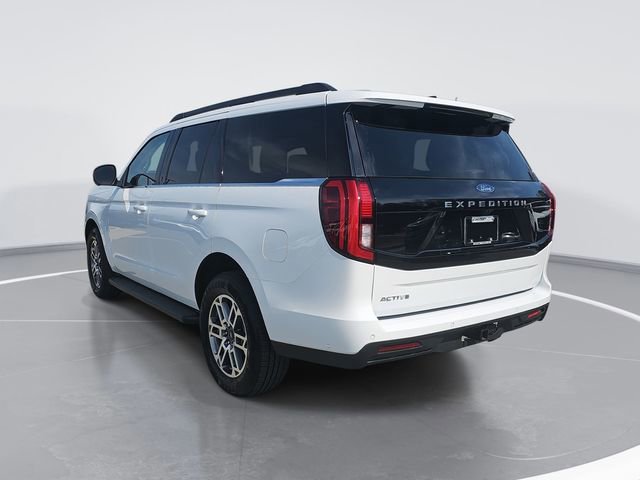 Certified 2025 Ford Expedition Active image 3