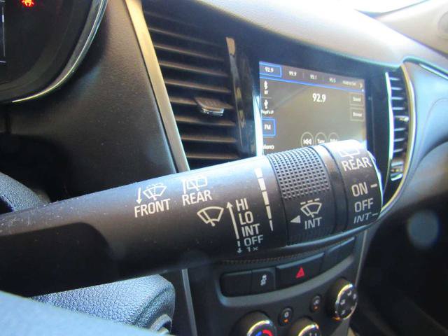 Used 2019 Chevrolet Trax LS FWD image 17