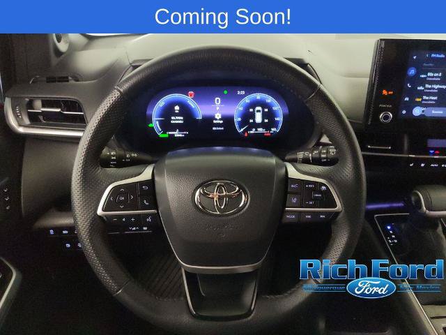Used 2025 Toyota Sienna Limited AWD/4WD image 10