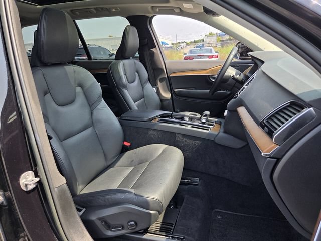Used 2023 Volvo XC90 B5 Plus AWD/4WD image 17