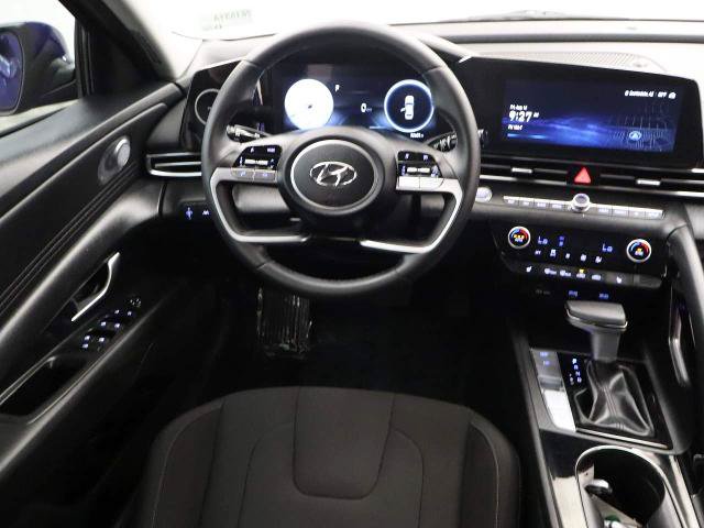 Used 2023 Hyundai Elantra SEL w/ Convenience Package FWD image 18