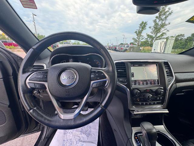 Used 2018 Jeep Grand Cherokee Altitude AWD/4WD image 14