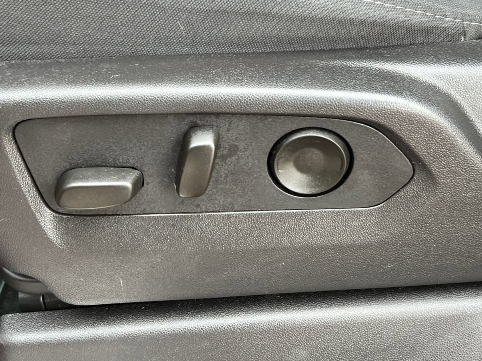 Used 2024 Chevrolet Silverado 1500 LT image 16