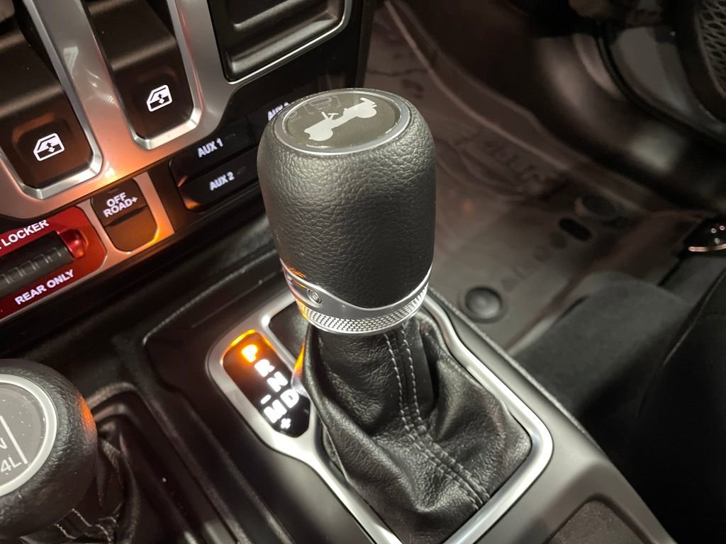 Used 2025 Jeep Wrangler Sport image 27