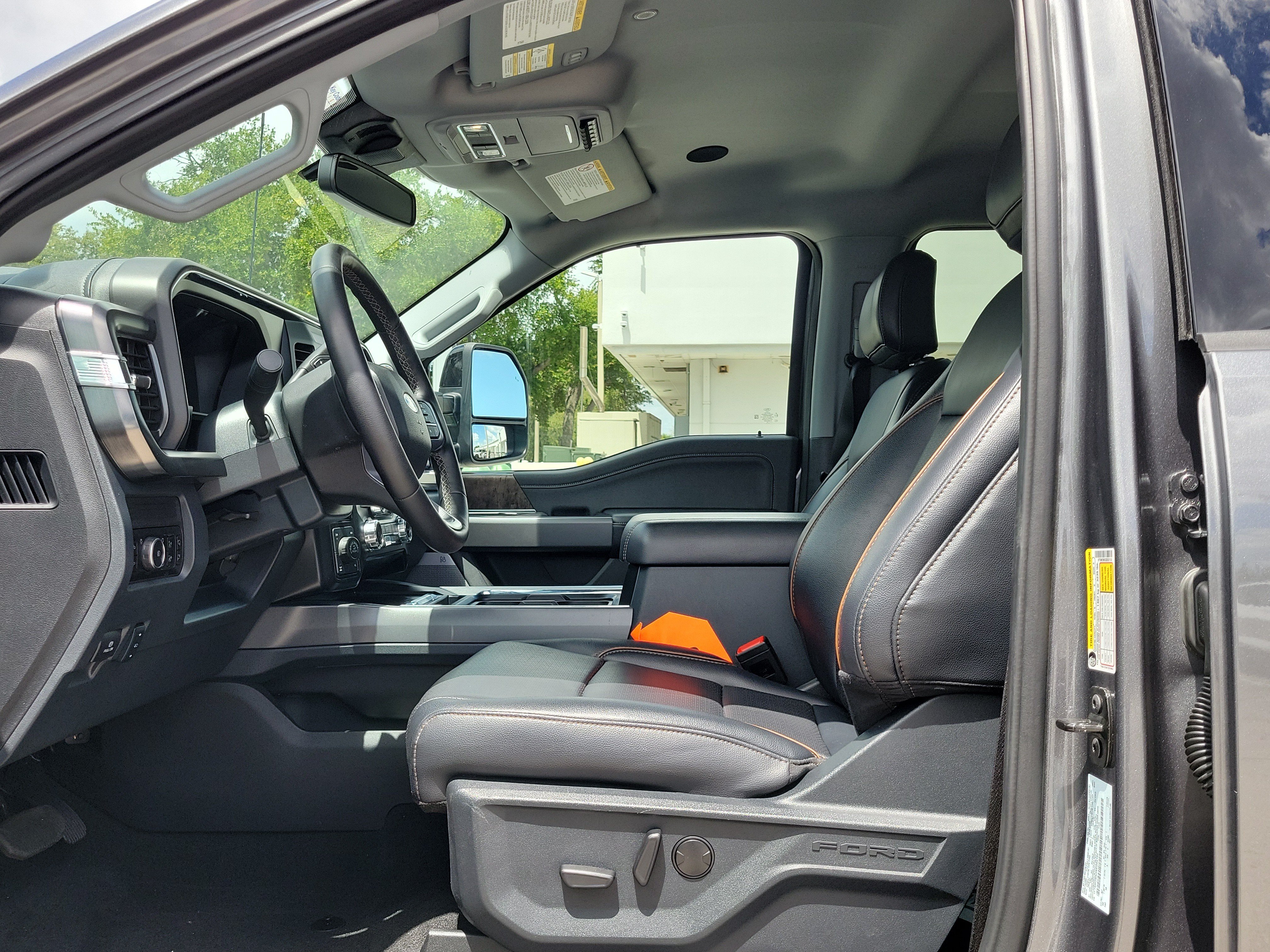 Certified 2025 Ford F250 Lariat w/ Lariat Ultimate Package AWD/4WD image 19
