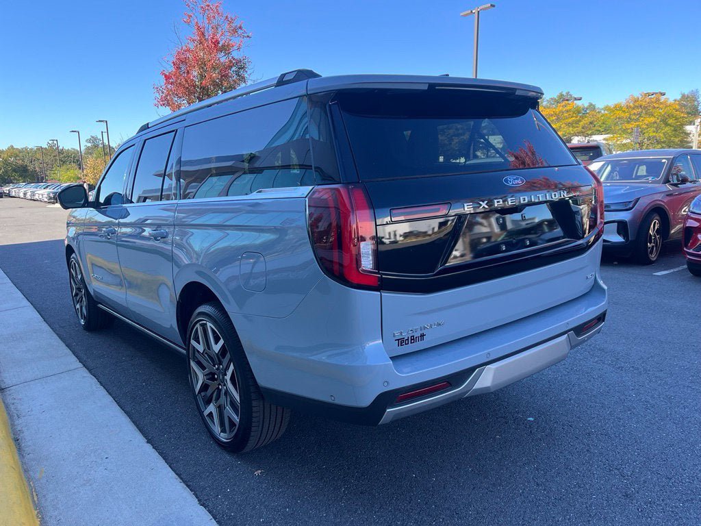 Certified 2025 Ford Expedition Max Platinum w/ Platinum Ultimate Package AWD/4WD image 7