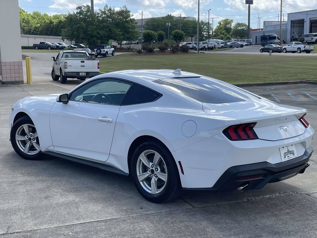 Certified 2024 Ford Mustang Coupe RWD image 5