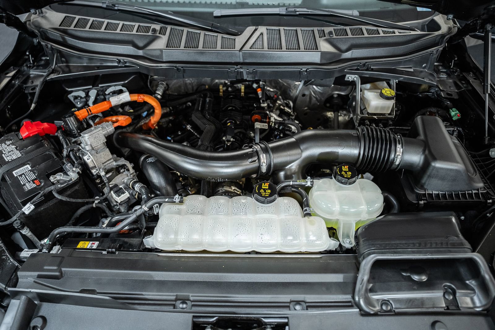 Certified 2024 Ford F150 Lariat w/ Equipment Group 502A High image 26