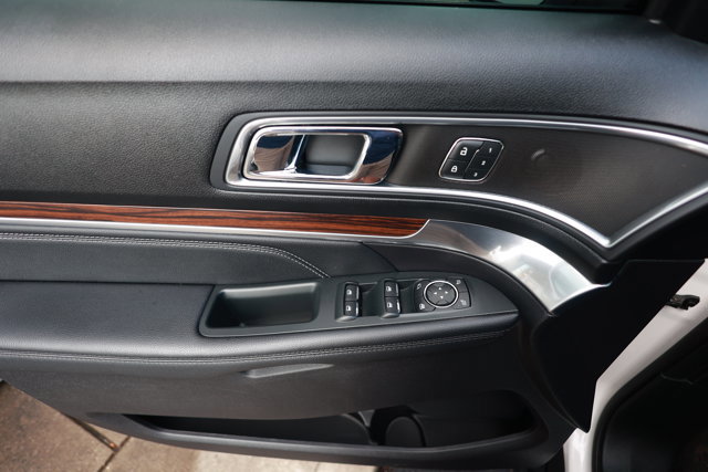 Certified 2019 Ford Explorer Limited w/ Ford Safe & Smart Package FWD image 22