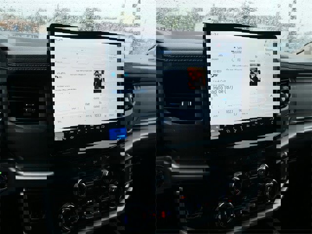 Certified 2024 Ford Expedition XLT image 28