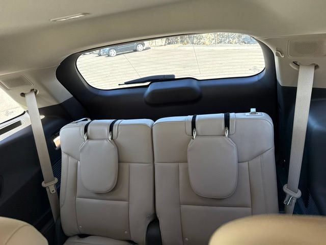 Certified 2023 Ford Explorer Platinum w/ Technology Package AWD/4WD image 21