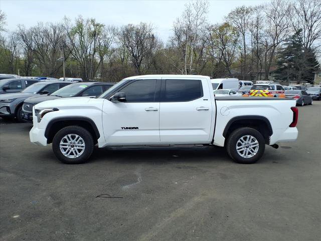 Used 2022 Toyota Tundra SR5 w/ SR5 Premium Package image 2