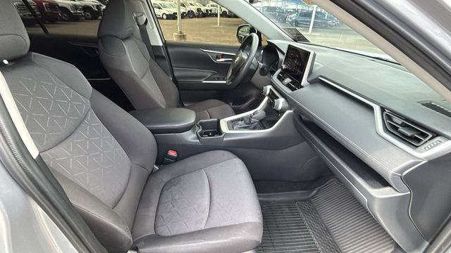 Used 2025 Toyota RAV4 XLE FWD image 11