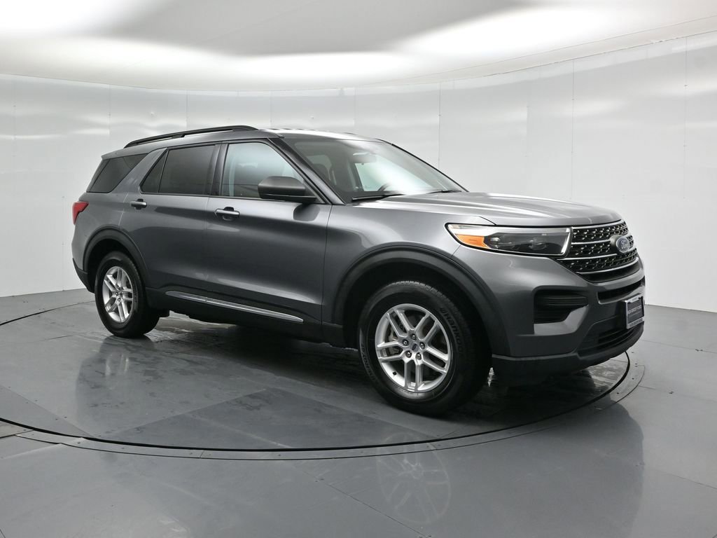 Certified 2022 Ford Explorer XLT w/ Class IV Trailer Tow Package image 3