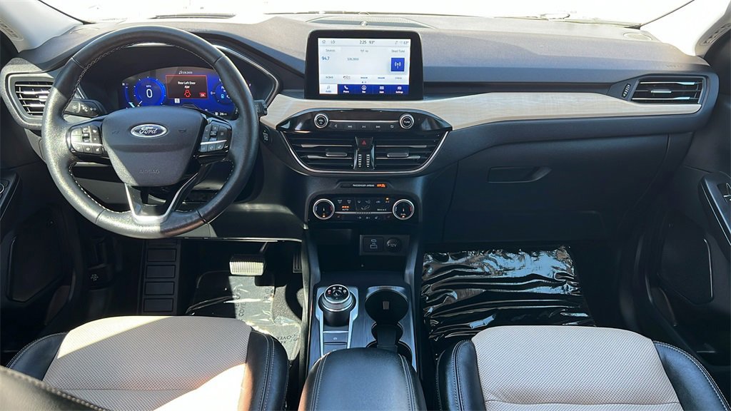 Certified 2022 Ford Escape Titanium w/ Titanium Premium Package image 11