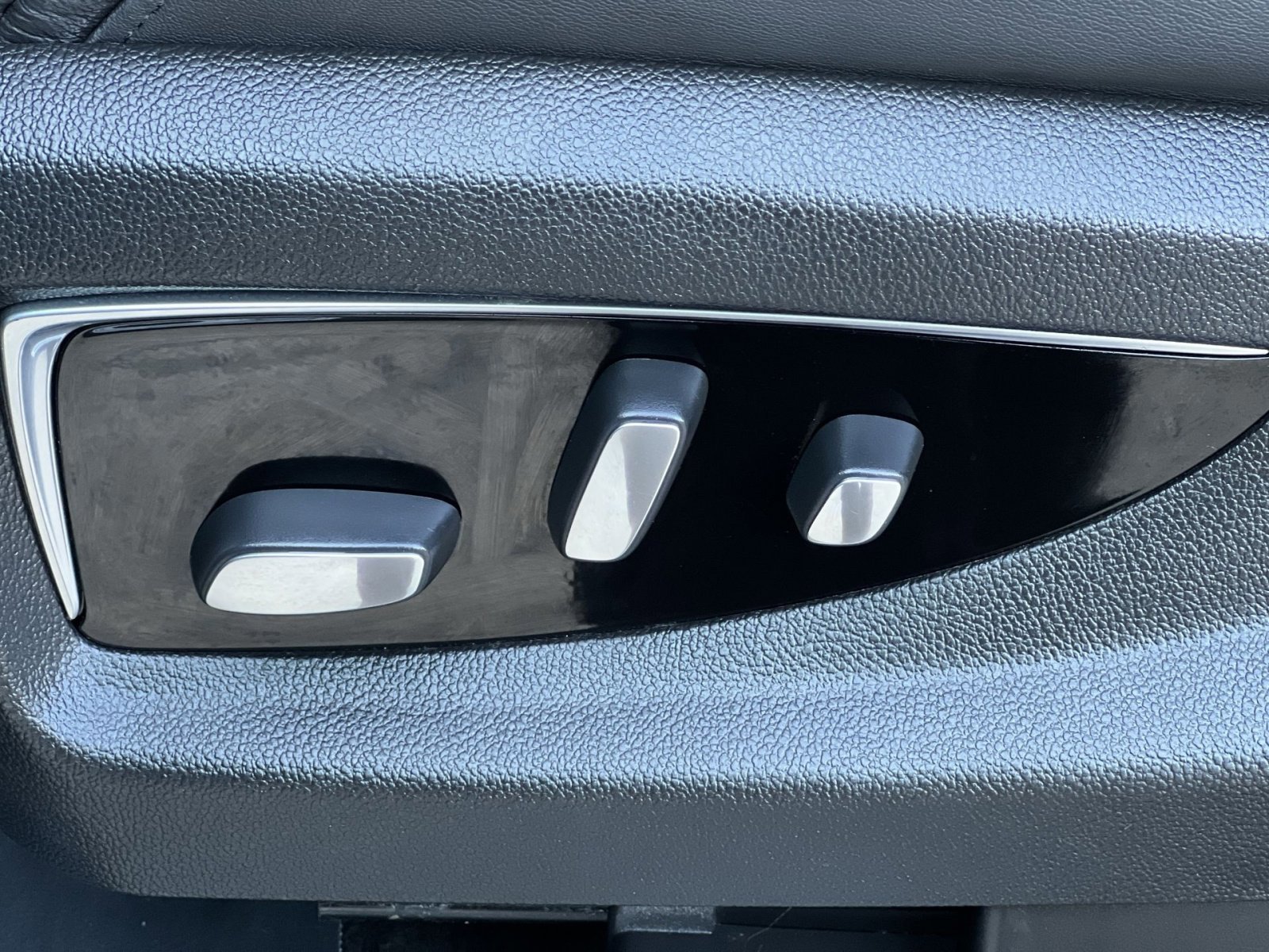 Used 2020 Cadillac Escalade ESV Luxury image 14