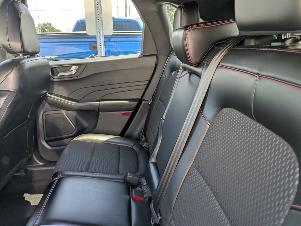 Certified 2025 Ford Escape ST-Line FWD image 15
