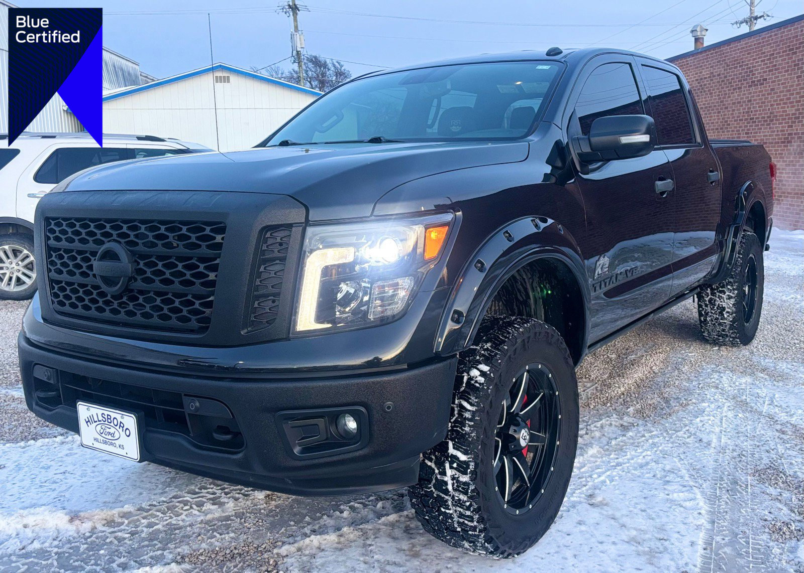 Used 2019 Nissan Titan SV w/ SV Convenience Package image 1