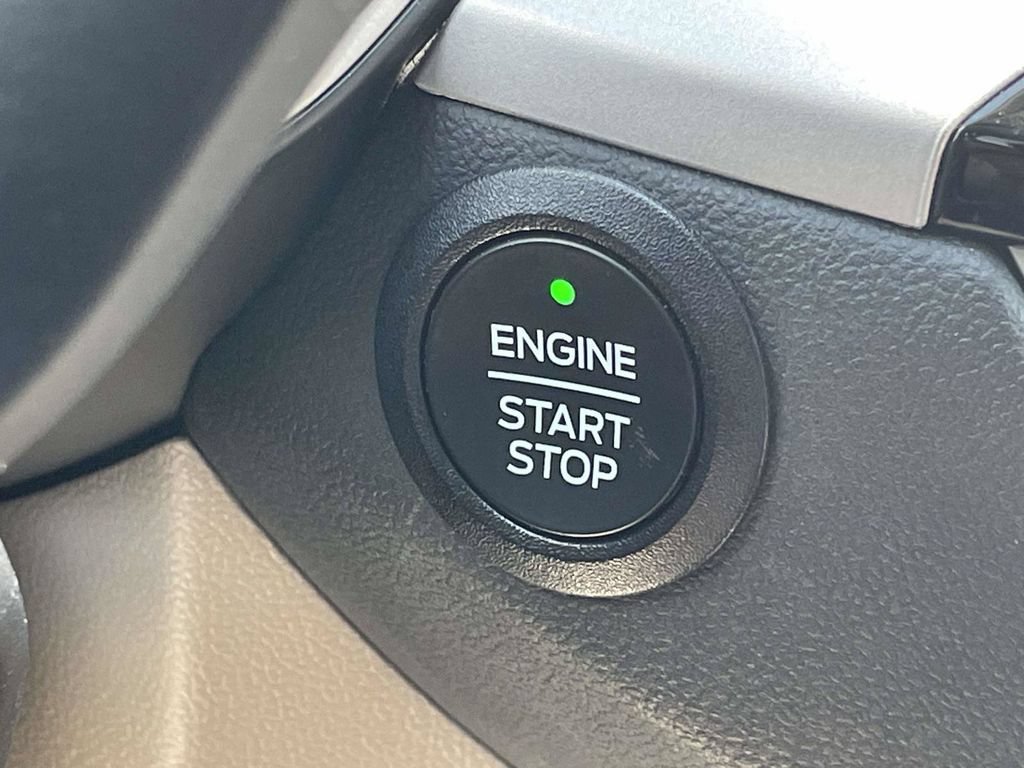 Certified 2022 Ford Escape SEL FWD image 25
