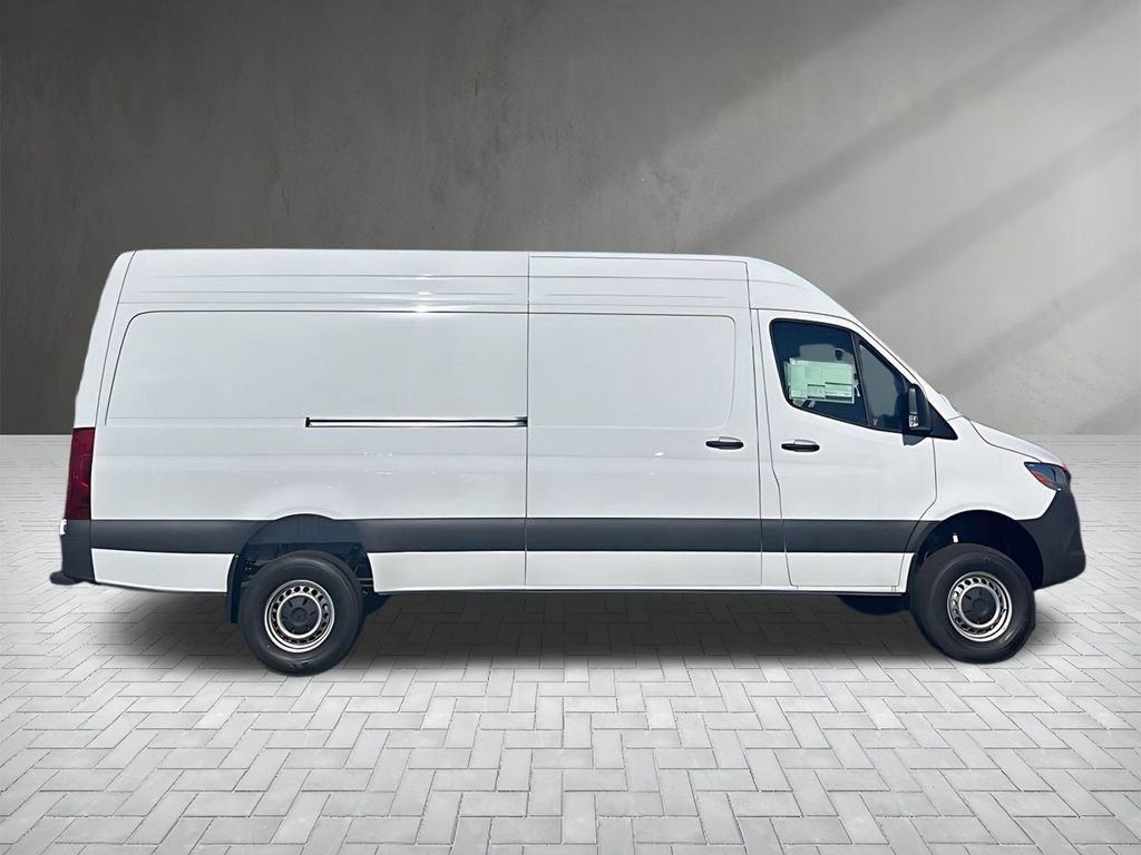 Used 2025 Mercedes-Benz Sprinter 2500 image 8