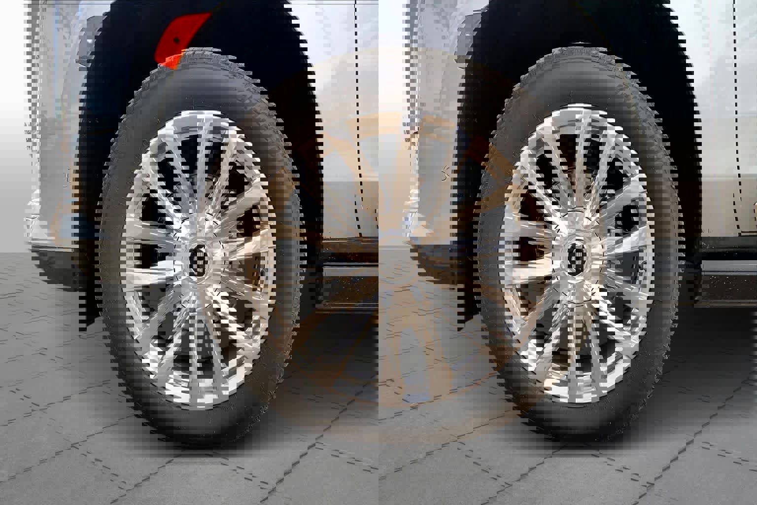 Used 2024 Cadillac Escalade Premium Luxury w/ Performance Package image 12