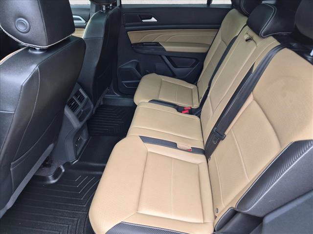 Used 2021 Volkswagen Atlas Cross Sport SEL R-Line FWD image 19