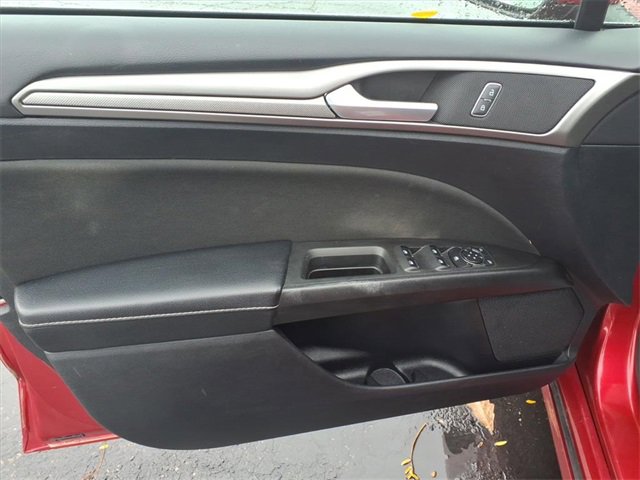 Certified 2020 Ford Fusion SE image 12