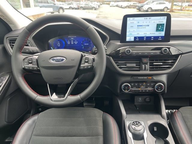 Certified 2022 Ford Escape SEL w/ SEL Stealth AWD Package image 17