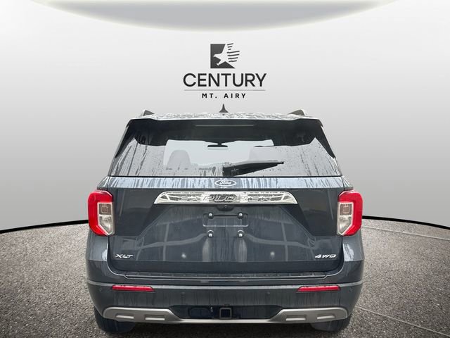 Certified 2022 Ford Explorer XLT w/ Equipment Group 202A image 3