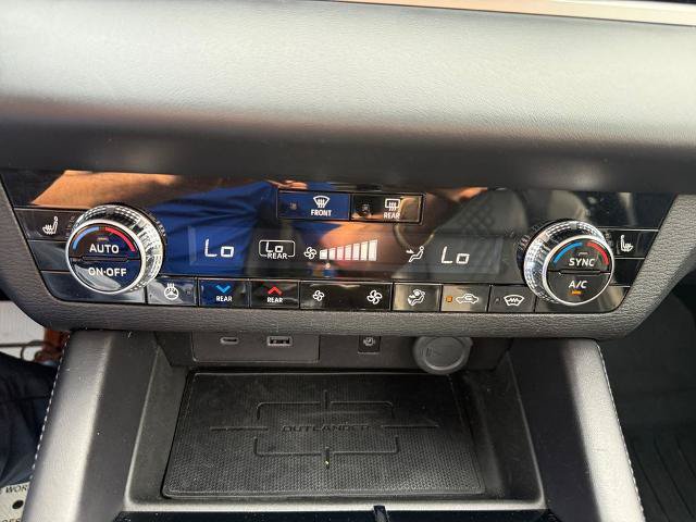 Used 2025 Mitsubishi Outlander 4WD Plug-In Hybrid image 33
