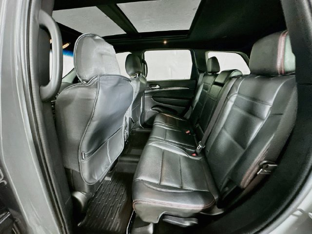 Used 2021 Jeep Grand Cherokee Trailhawk w/ Trailhawk Luxury Group AWD/4WD image 32