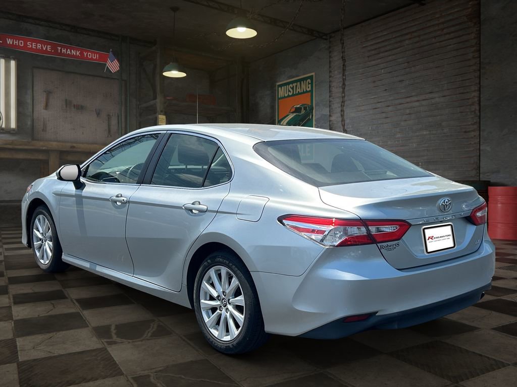 Used 2018 Toyota Camry LE FWD image 4